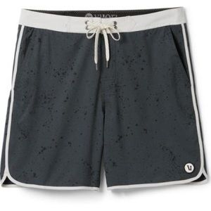 NWT ☀️ Vuori Men’s Cruise Boardshorts- Charcoal Splatter, Size: 38 waist